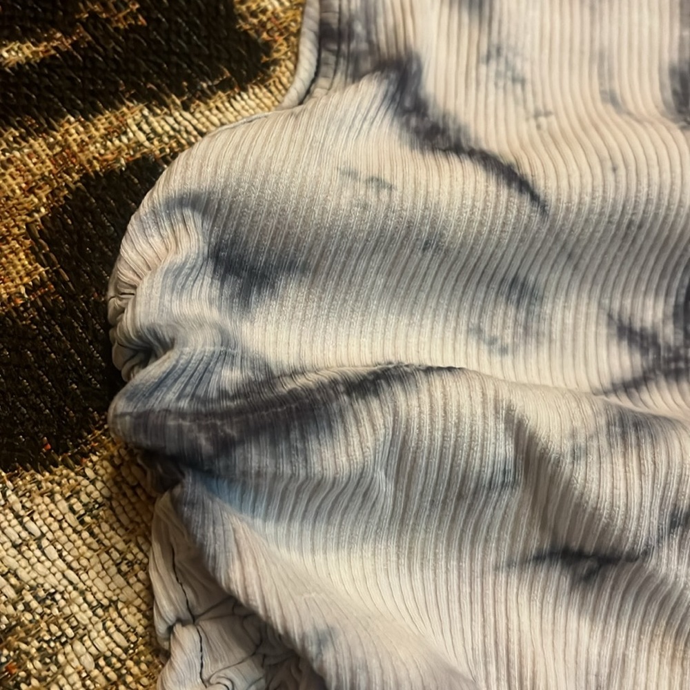 Tie Dye Y2K Knit Tank Top with ruching detail - Picture 9 of 9